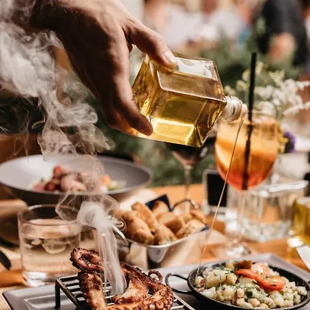 Daire Ag Residence, Old Split