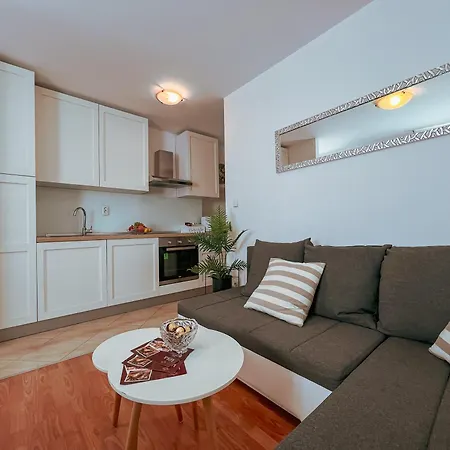 Ag Residence, Old * Split