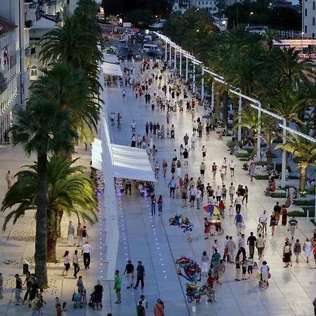 Ag Residence, Old * Split