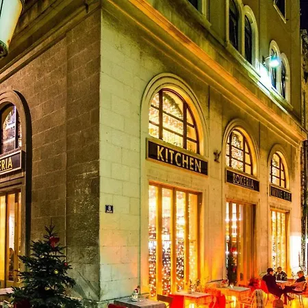 Ag Residence, Old Apartment Split